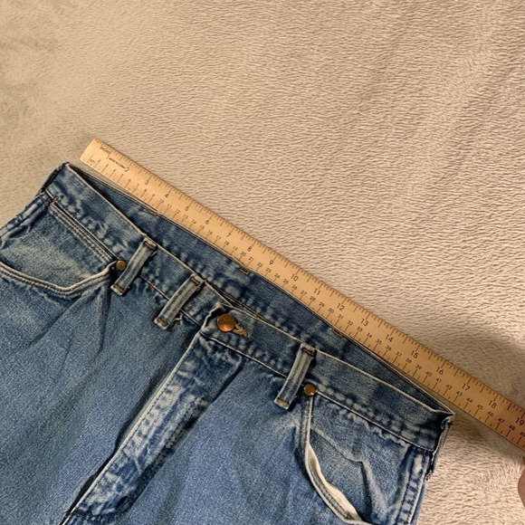 Vintage Wrangler 13MWZ Jeans Mens 38x32(34x31) Medium Wash Straight Made USA 80s - Picture 5 of 15